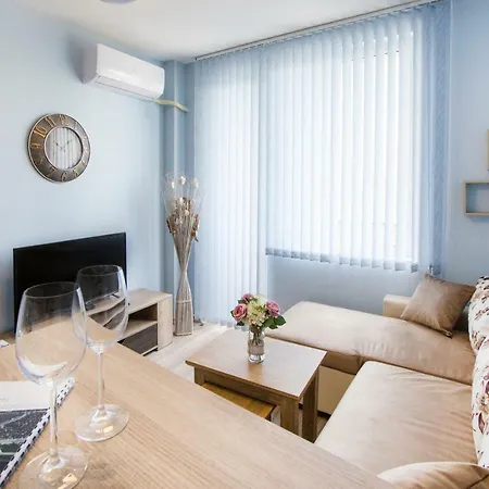 4 Seasons Art Aparments Central Apartment