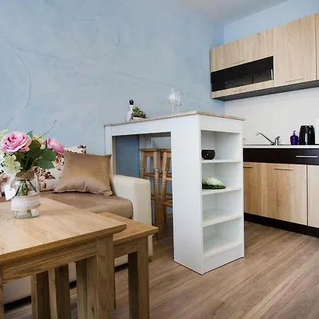 Apartment 4 Seasons Art Aparments Central